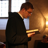 Fr. Petrus bei der 1. Vigillesung