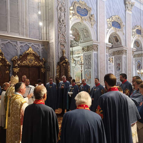 Feierliche Aufnahme neuer Mitglieder im Konstantinischen St. Georgs-Orden des Hauses Bourbon-Sizillien im Stift Göttweig. 