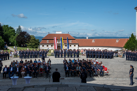 Ausmusterung und Angelobung Polizei 2025 / Stift Göttweig, Pater Pius Nemes Ausmusterung und Angelobung Polizei 2025