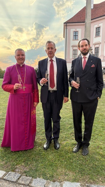 Feierliche Aufnahme neuer Mitglieder im Konstantinischen St. Georgs-Orden des Hauses Bourbon-Sizillien im Stift Göttweig.