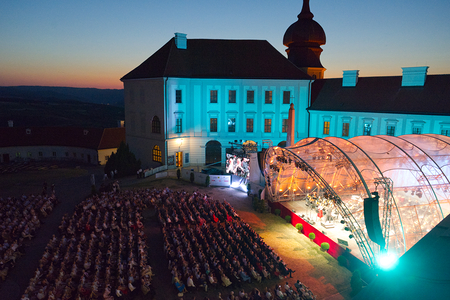 Elīna Garanča 2025 im Göttweiger Stiftshof / Stift Göttweig / Bernhard Rameder Elīna Garanča 2025 im Göttweiger Stiftshof