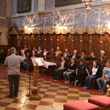 P. Johannes Paul beim Gregorianischen Choral